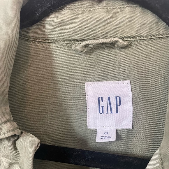 Green Gap Jacket - Picture 2 of 3